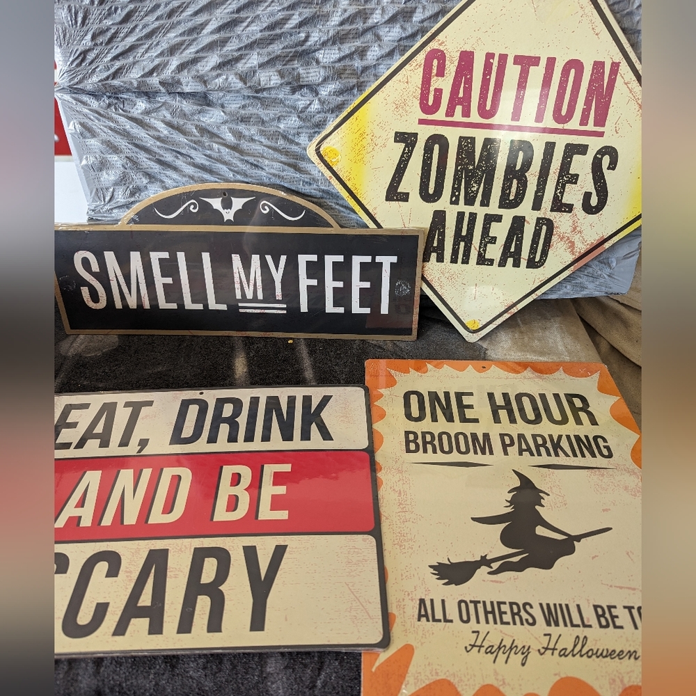 Reversible Halloween Signs